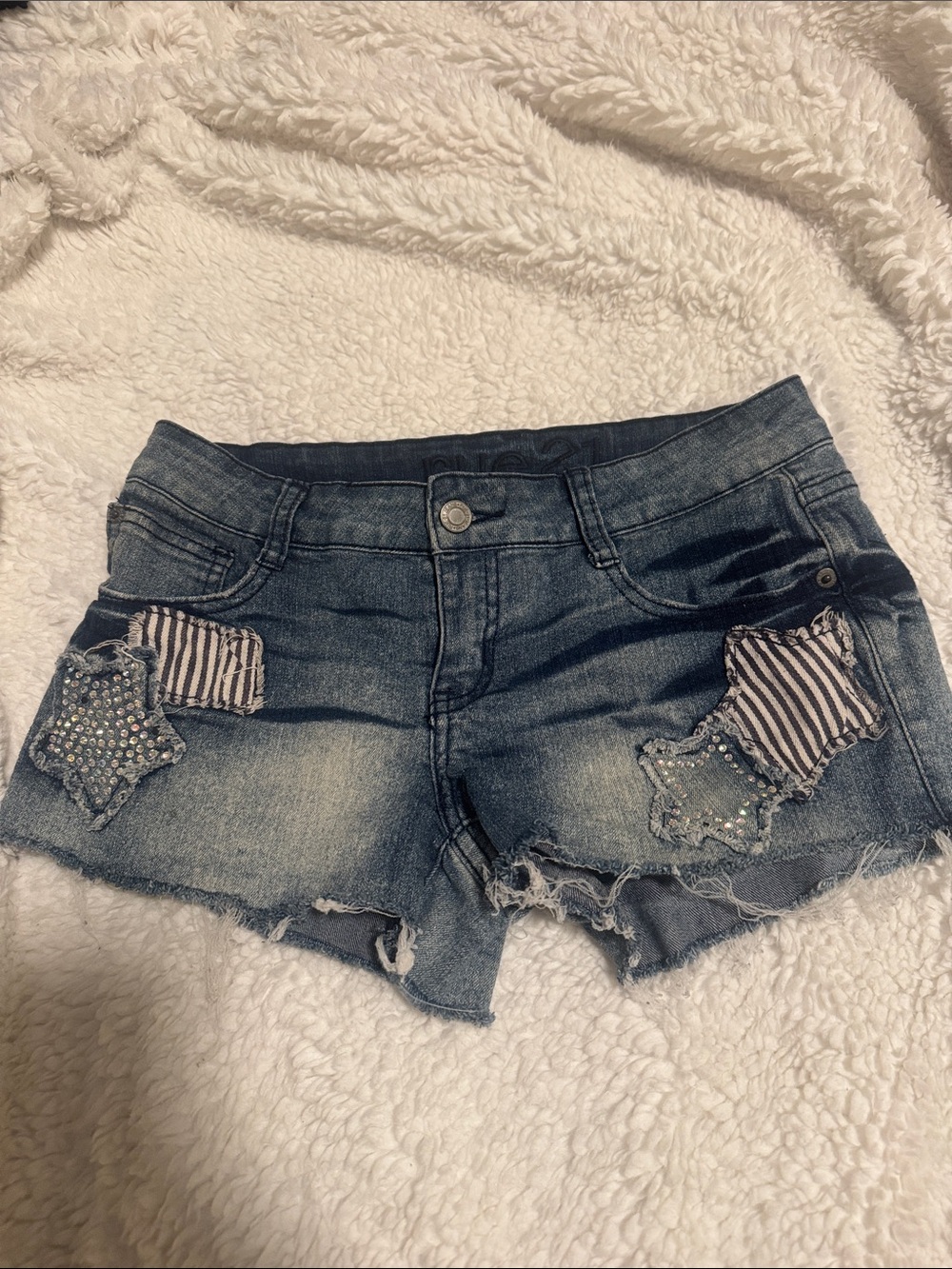 Rue21 || Distressed Low-Rise Denim Shorts with Star Patches & Rhinestones (3/4)